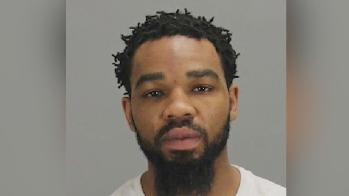 Inmate breaks free from cuffs, escapes hospital